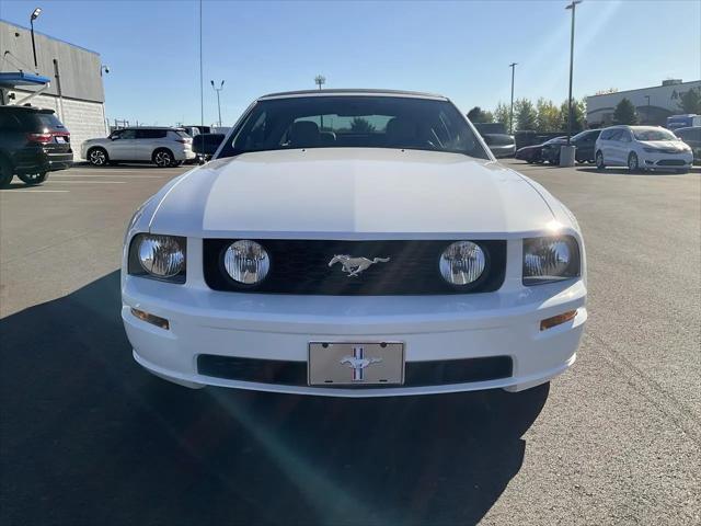 2007 Ford Mustang V6 Deluxe