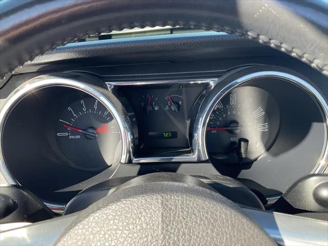 2007 Ford Mustang V6 Deluxe