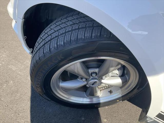 2007 Ford Mustang V6 Deluxe