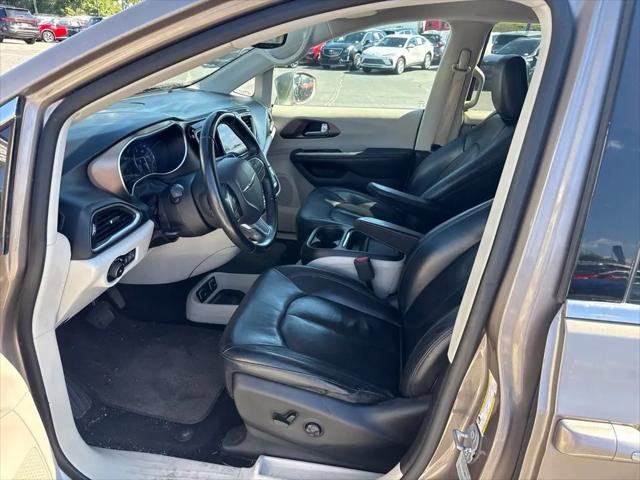 2017 Chrysler Pacifica Touring-L