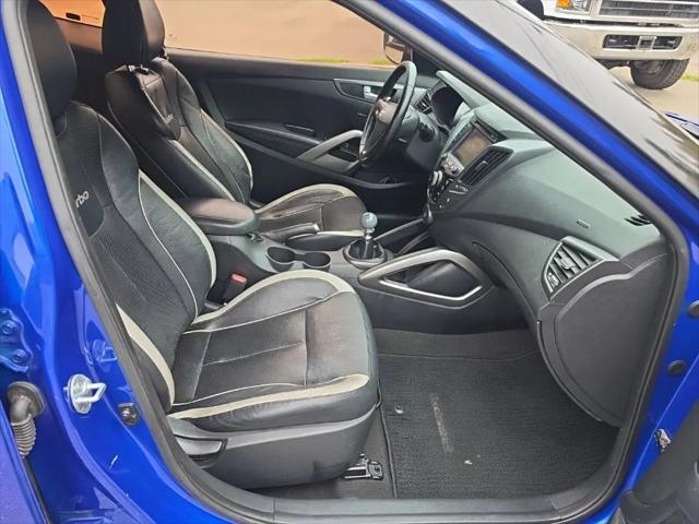2014 Hyundai Veloster Turbo w/Black