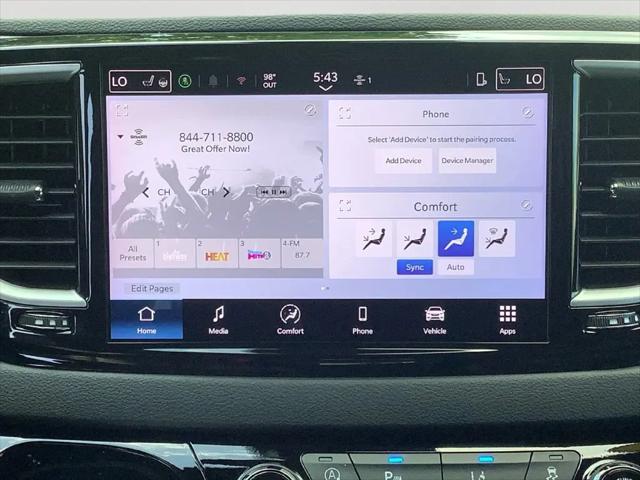 2025 Chrysler Pacifica Select