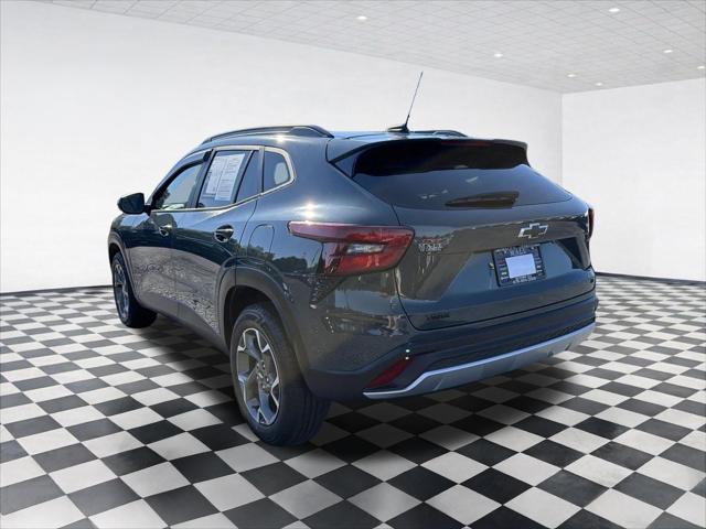 2025 Chevrolet Trax FWD LT