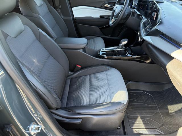 2025 Chevrolet Trax FWD LT