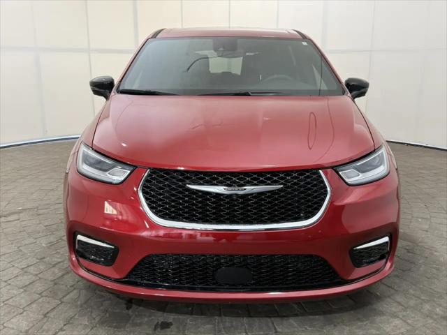 2025 Chrysler Pacifica Hybrid Select