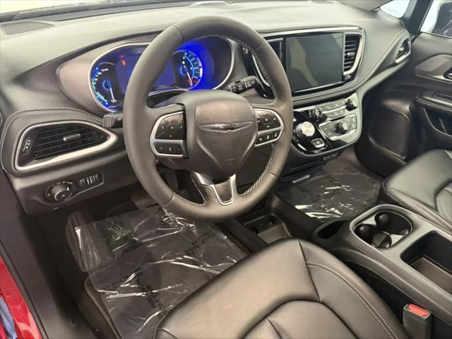 2025 Chrysler Pacifica Hybrid Select
