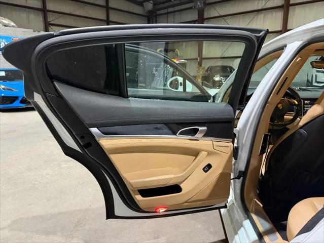 2013 Porsche Panamera 4