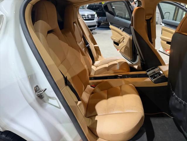 2013 Porsche Panamera 4