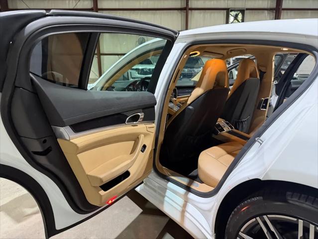 2013 Porsche Panamera 4