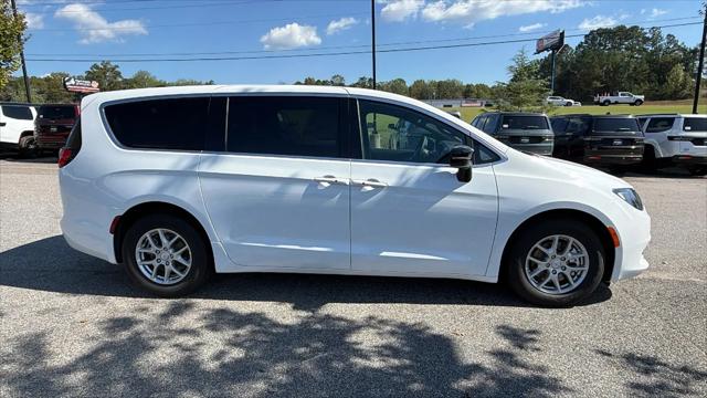 2027 Chrysler Pacifica LX