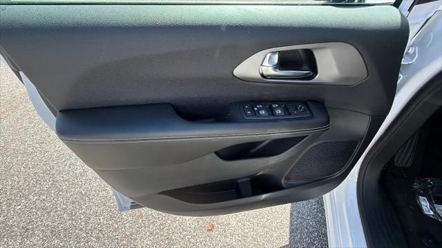 2027 Chrysler Pacifica LX