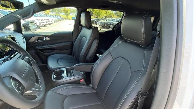 2027 Chrysler Pacifica LX