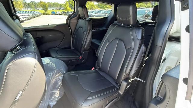 2027 Chrysler Pacifica LX