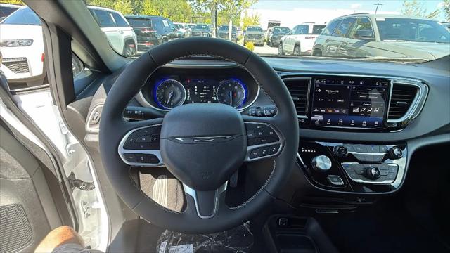 2027 Chrysler Pacifica LX