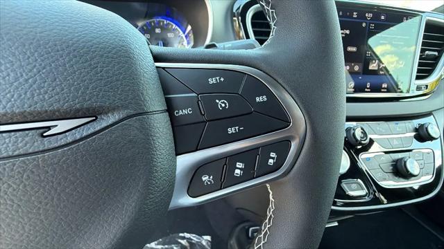2027 Chrysler Pacifica LX