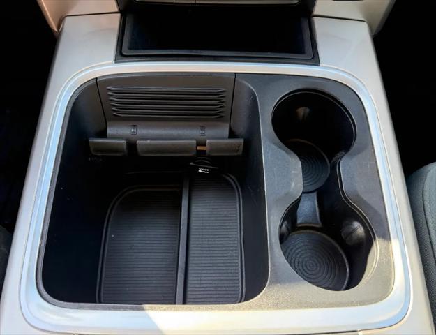 2017 Ram 1500 SLT Crew Cab 4x4 57 Box