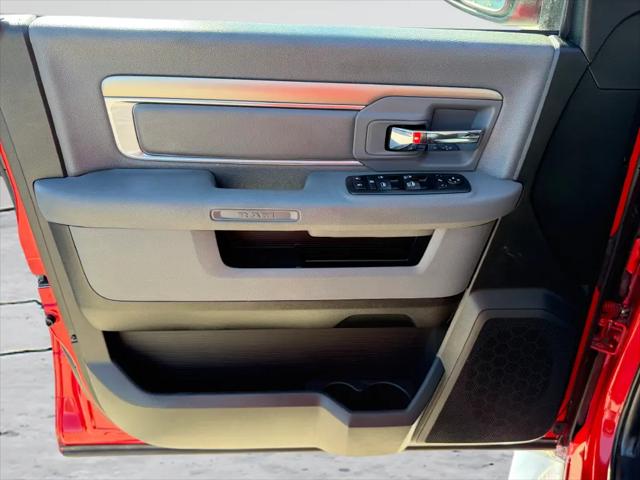 2017 Ram 1500 SLT Crew Cab 4x4 57 Box