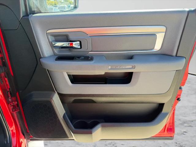 2017 Ram 1500 SLT Crew Cab 4x4 57 Box