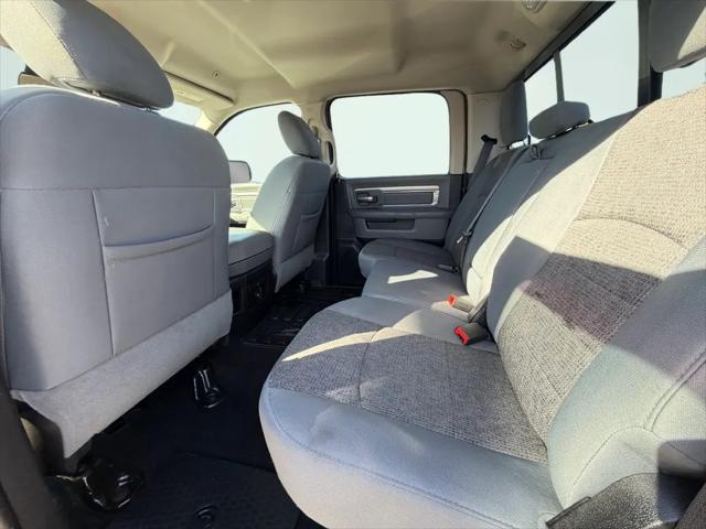 2017 Ram 1500 SLT Crew Cab 4x4 57 Box