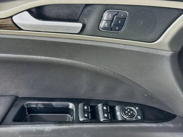 2016 Ford Fusion SE