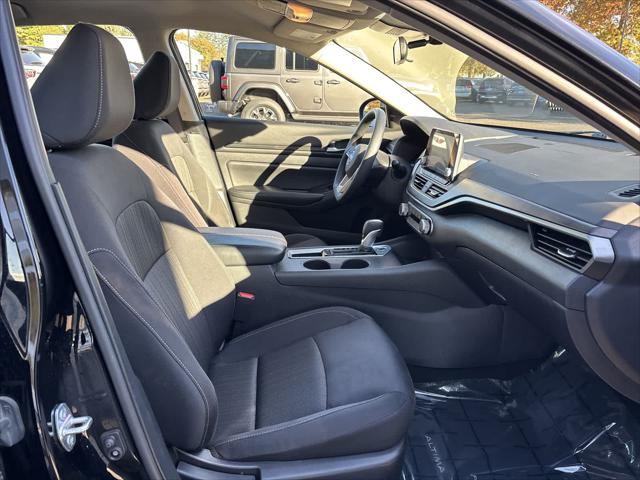 2025 Nissan Altima SV FWD
