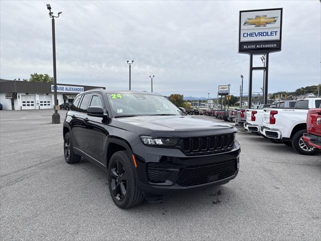 2024 Jeep Grand Cherokee Altitude 4x4 for sale in Altoona, PA