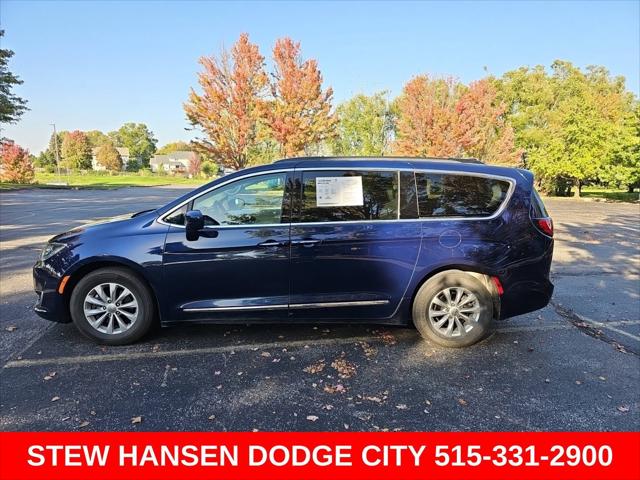 2017 Chrysler Pacifica Touring-L for sale in Urbandale, IA