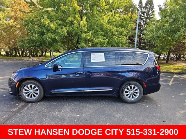 2017 Chrysler Pacifica Touring-L for sale in Urbandale, IA