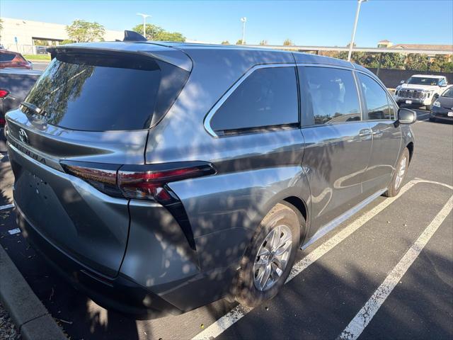 2026 Toyota Sienna LE