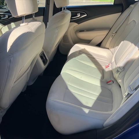 2015 Chrysler 200 Limited