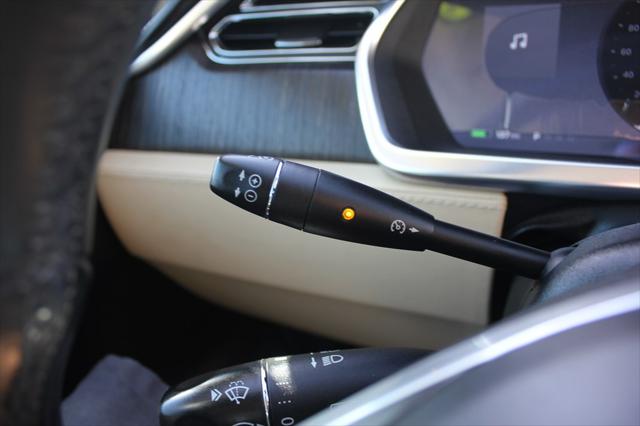 2013 Tesla Model S BASE