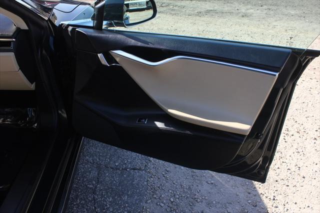 2013 Tesla Model S BASE