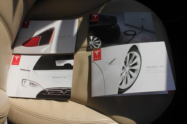 2013 Tesla Model S BASE