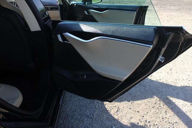 2013 Tesla Model S BASE