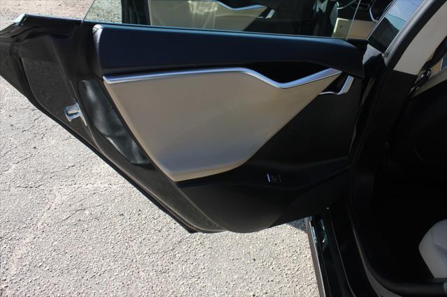 2013 Tesla Model S BASE