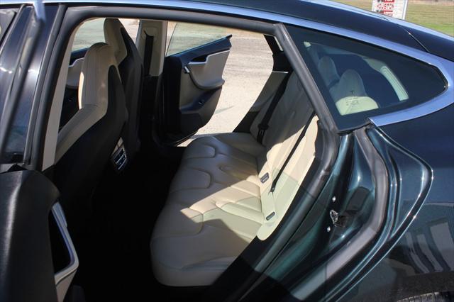 2013 Tesla Model S BASE