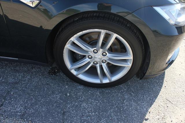 2013 Tesla Model S BASE