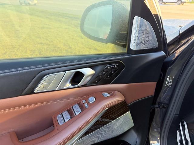 2021 BMW X7 M50i