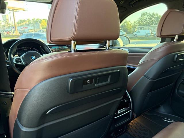 2021 BMW X7 M50i