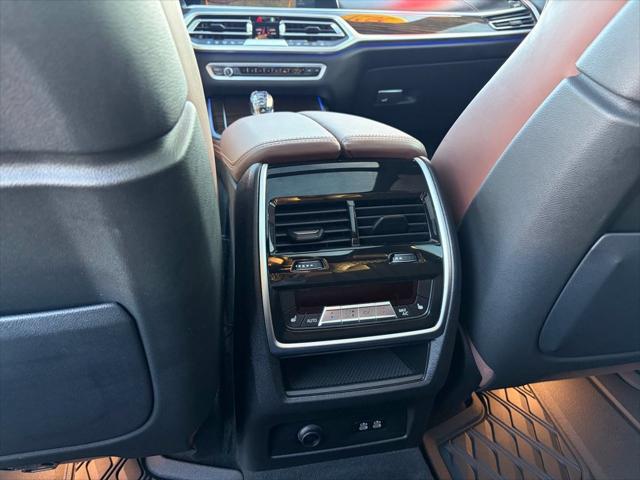 2021 BMW X7 M50i