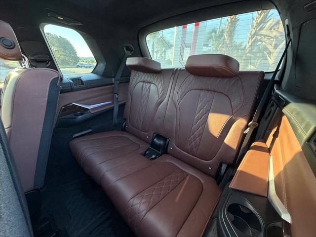 2021 BMW X7 M50i