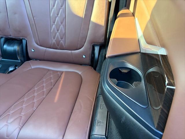 2021 BMW X7 M50i