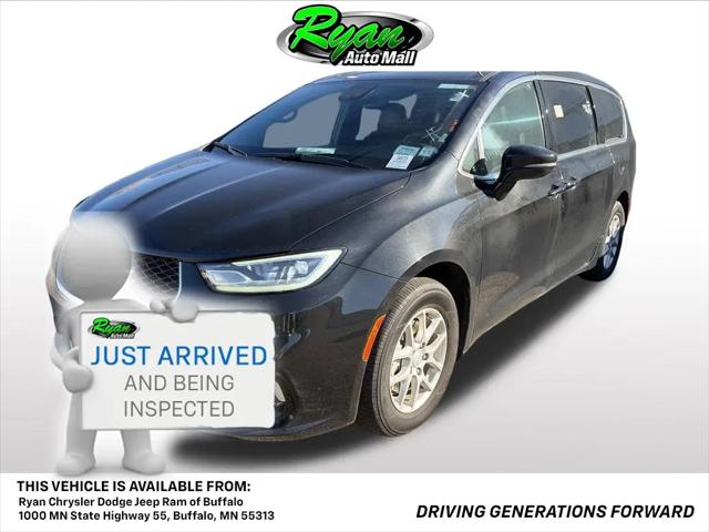 2025 Chrysler Pacifica Select for sale in Buffalo, MN
