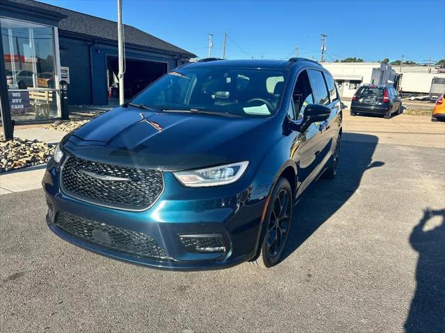 2023 Chrysler Pacifica Limited AWD for sale in Cambridge, OH