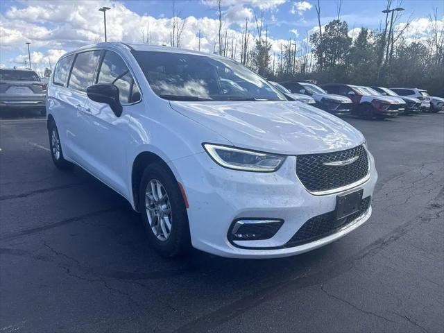 2026 Chrysler Pacifica Select for sale in Rochester, NY