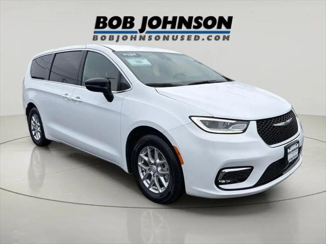 2026 Chrysler Pacifica Select for sale in Rochester, NY