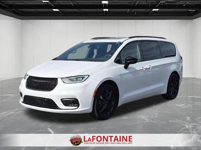 2025 Chrysler Pacifica Limited for sale in Walled Lake, MI