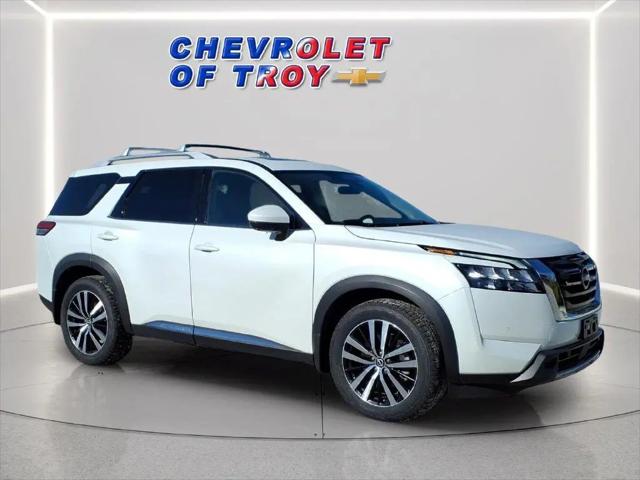 2025 Nissan Pathfinder Platinum 4WD for sale in Troy, OH