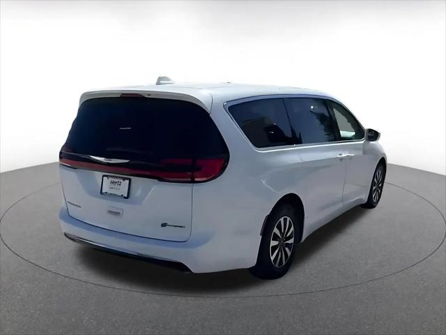 2022 Chrysler Pacifica Hybrid Touring L