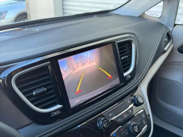 2022 Chrysler Pacifica Hybrid Touring L